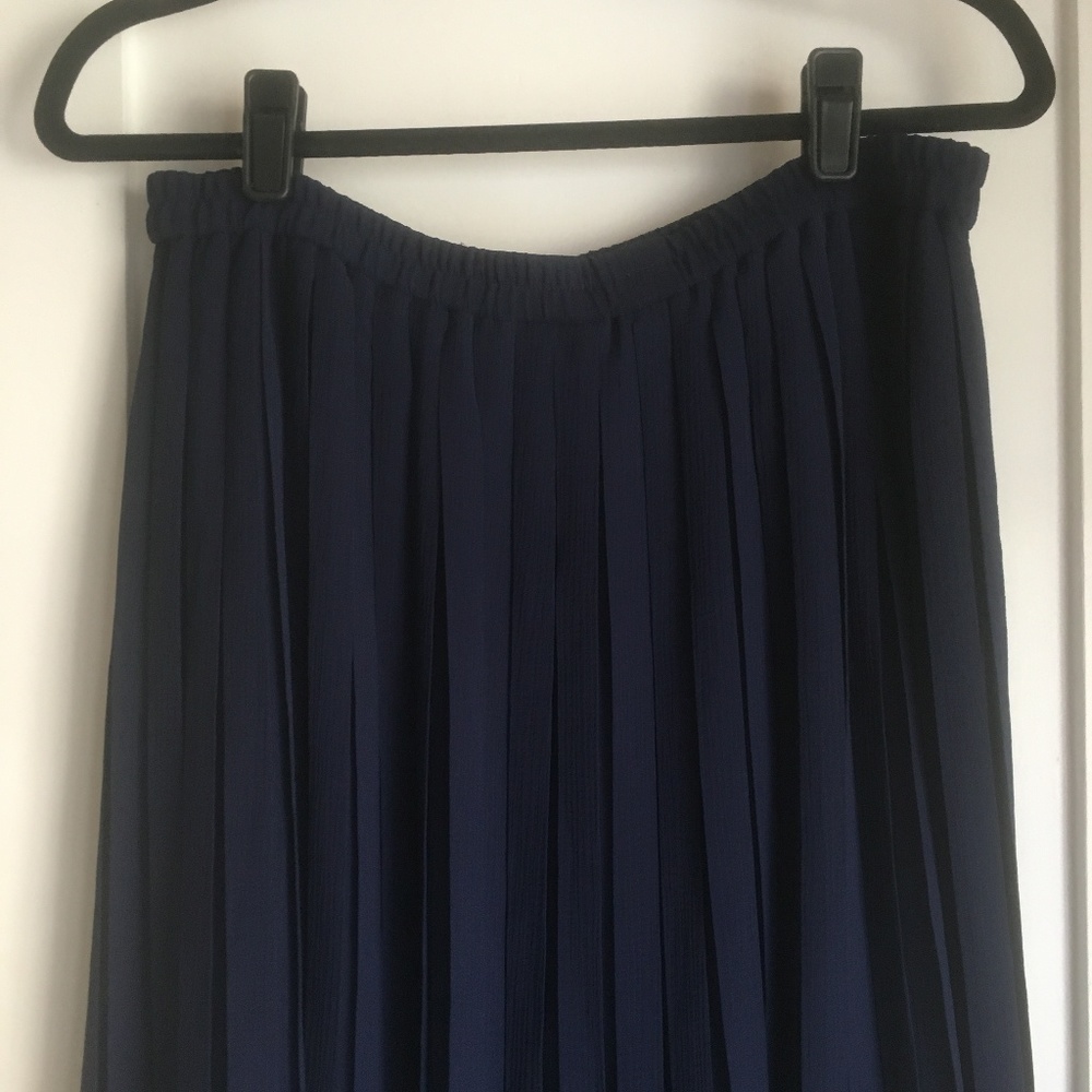 Navy Pleated Uniqlo Skirt